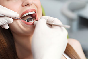 Определение здоровья десны перед стоматологическими манипуляциями