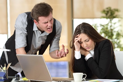Опасность жалости к себе: как грубость коллег снижает производительность труда.